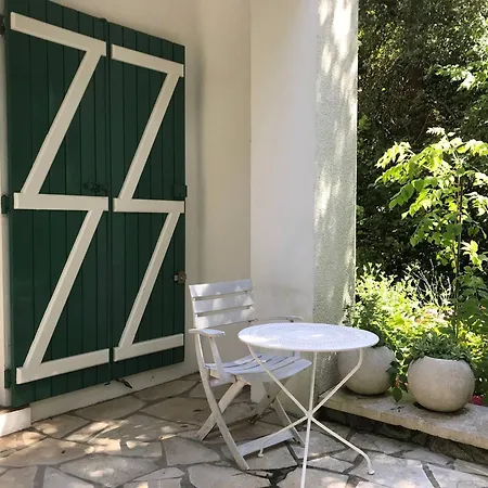 2* A - Jardin Et Animaux Admis - Fr-1-738-43 *